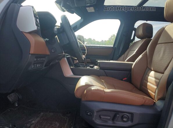 5TFMA5DB8TX393250 2026 TOYOTA TUNDRA Gray Widok wnętrza z przodu