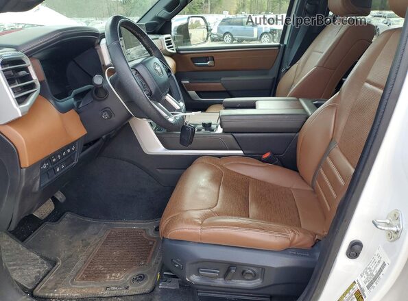 5TFMA5EC6SX043007 2025 TOYOTA TUNDRA White Vista interior delantera