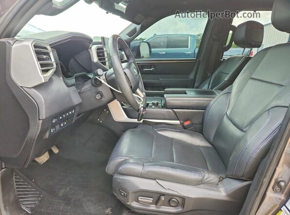 5TFNA5DB3RX184785 2024 TOYOTA TUNDRA Серый Вид салона спереди