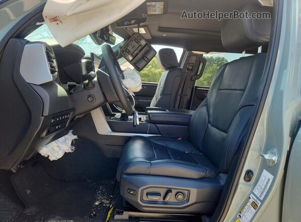 5TFNA5DBXTX372579 2026 TOYOTA TUNDRA Зеленый Вид салона спереди