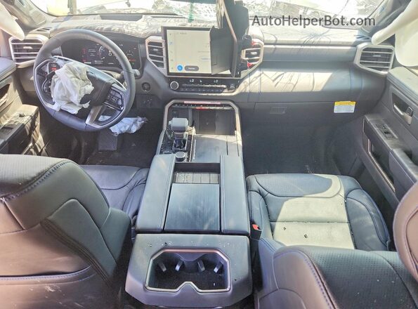 5TFNA5DBXTX372579 2026 TOYOTA TUNDRA Зеленый Вид панели приборов