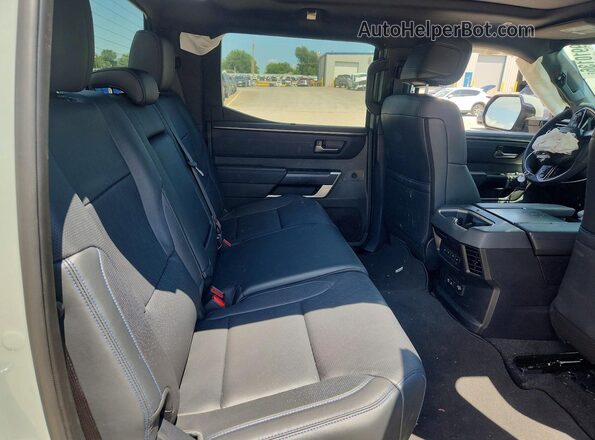 5TFNA5DBXTX372579 2026 TOYOTA TUNDRA Зеленый Вид задних сидений