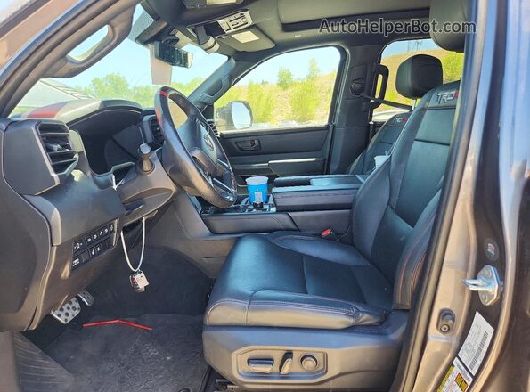 5TFPC5DB0SX089948 2025 TOYOTA TUNDRA Charcoal Widok wnętrza z przodu