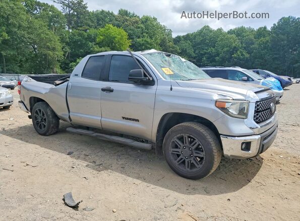 5TFRM5F10JX130040 2018 TOYOTA TUNDRA Серебряный Передняя правая четверть