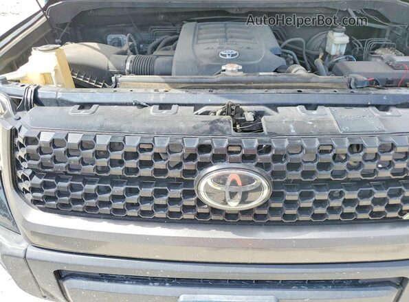 5TFRM5F12JX128015 2018 TOYOTA TUNDRA Black Widok wnętrza z tyłu