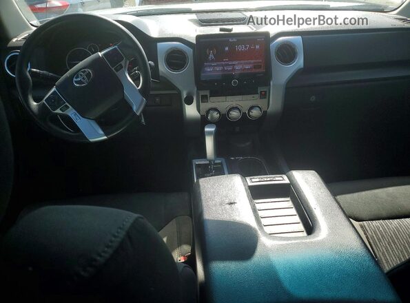 5TFRM5F15HX122025 2017 TOYOTA TUNDRA Серебряный Вид панели приборов