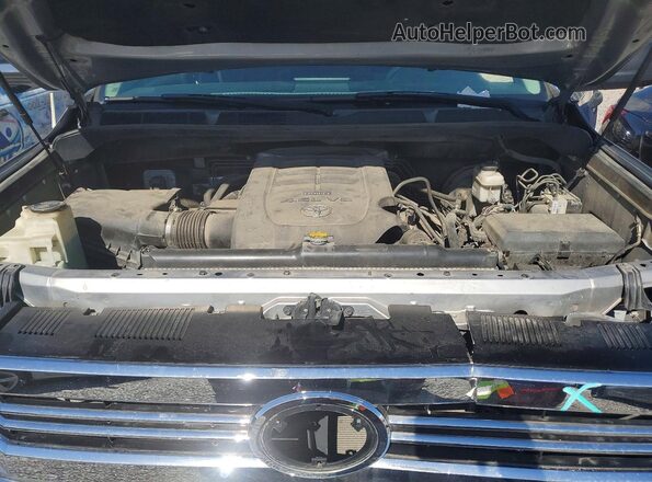 5TFRM5F15HX122025 2017 TOYOTA TUNDRA Серебряный Вид задней части салона