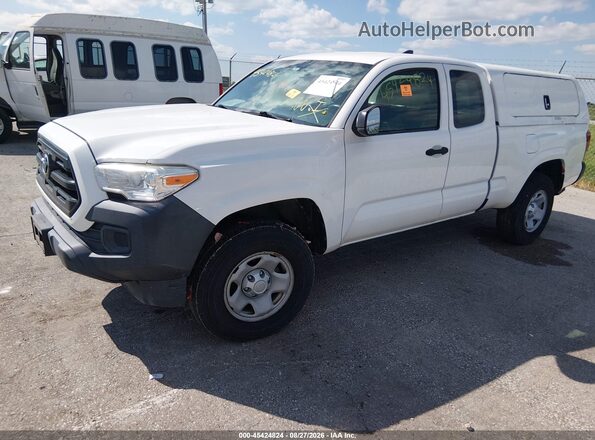 5TFRX5GN0HX087368 2017 TOYOTA TACOMA White Przód lewy