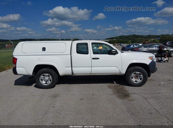 5TFRX5GN0HX087368 2017 TOYOTA TACOMA White Widok wnętrza z tyłu