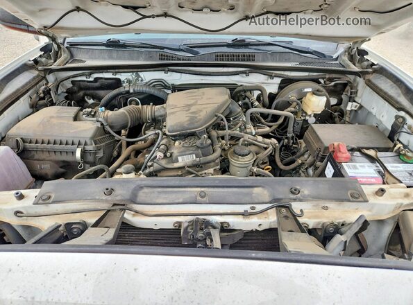 5TFRX5GN3HX087753 2017 TOYOTA TACOMA White Rear interior view