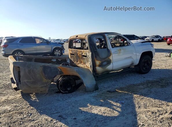 5TFRX5GN4HX092072 2017 TOYOTA TACOMA White Trasero derecho