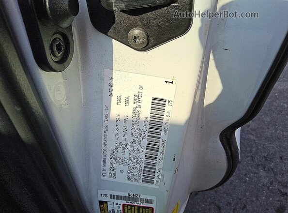5TFRX5GN5GX069544 2016 TOYOTA TACOMA White Engine compartment view