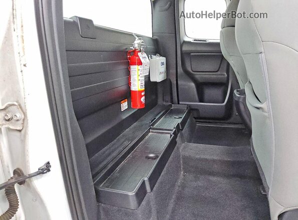 5TFRX5GN5GX069544 2016 TOYOTA TACOMA White Rear seats view