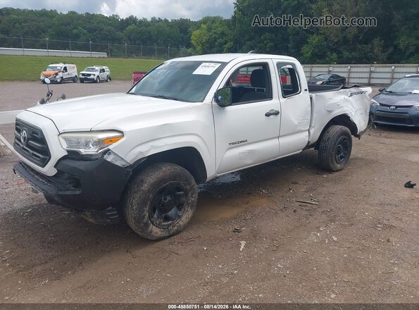 5TFRX5GN7HX083446 2017 TOYOTA TACOMA White Front left
