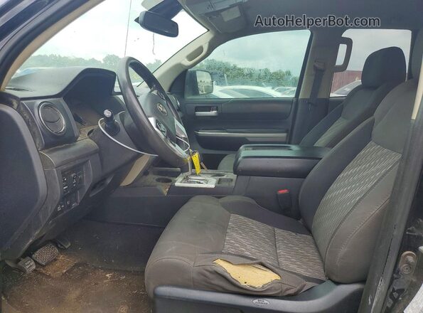 5TFRY5F11JX236873 2018 TOYOTA TUNDRA Черный Вид салона спереди