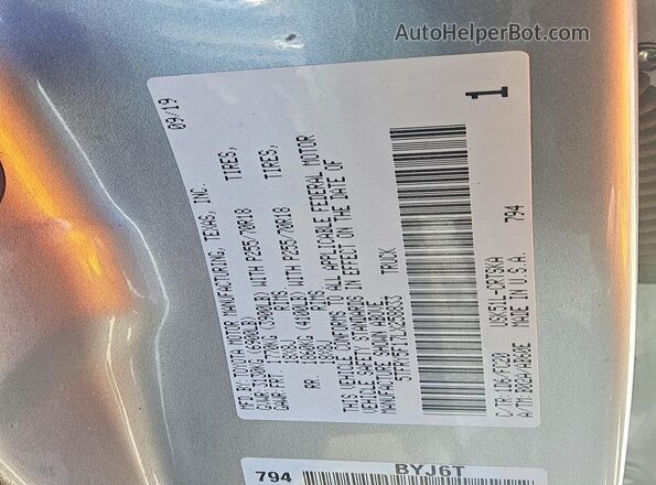5TFRY5F17LX258833 2020 TOYOTA TUNDRA Silver Vista del compartimento del motor