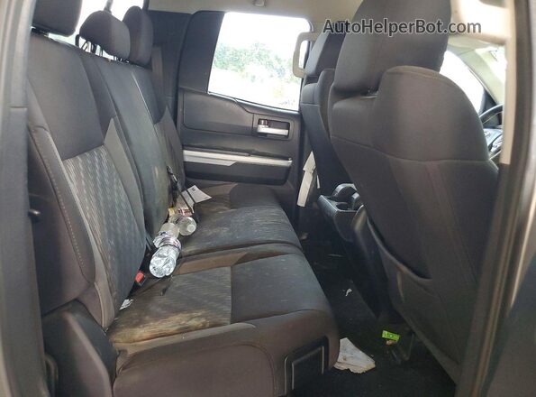 5TFRY5F18JX242136 2018 TOYOTA TUNDRA Серебряный Вид задних сидений