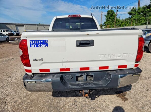 5TFUM5F11JX079352 2018 TOYOTA TUNDRA Белый Вид сзади