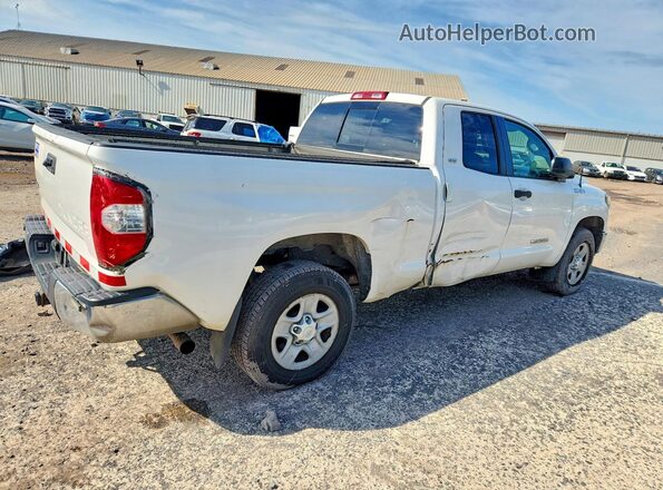 5TFUM5F11JX079352 2018 TOYOTA TUNDRA Белый Задняя правая четверть