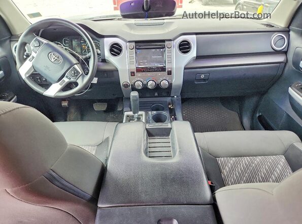 5TFUM5F18JX075301 2018 TOYOTA TUNDRA Silver Առջևի վահանակի տեսք