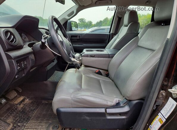 5TFUM5F1XHX073429 2017 TOYOTA TUNDRA Black Front interior view