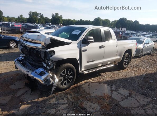 5TFUW5F18HX586382 2017 TOYOTA TUNDRA Белый Передняя левая четверть