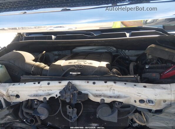 5TFUW5F18HX586382 2017 TOYOTA TUNDRA Белый Вид сзади