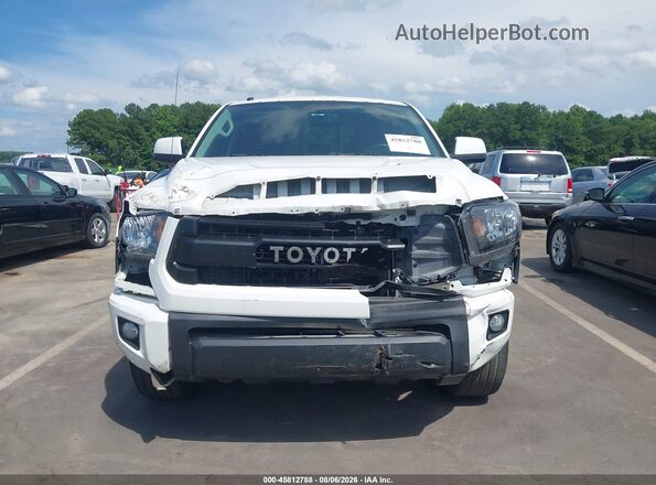 5TFUW5F19GX517585 2016 TOYOTA TUNDRA White Rear interior view