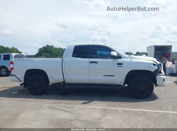 5TFUW5F19GX517585 2016 TOYOTA TUNDRA White 360 interior view
