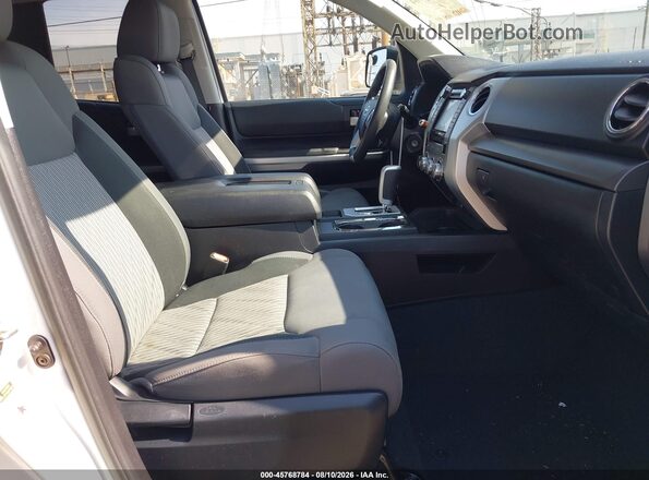 5TFUY5F18GX525834 2016 TOYOTA TUNDRA White Widok wnętrza z przodu