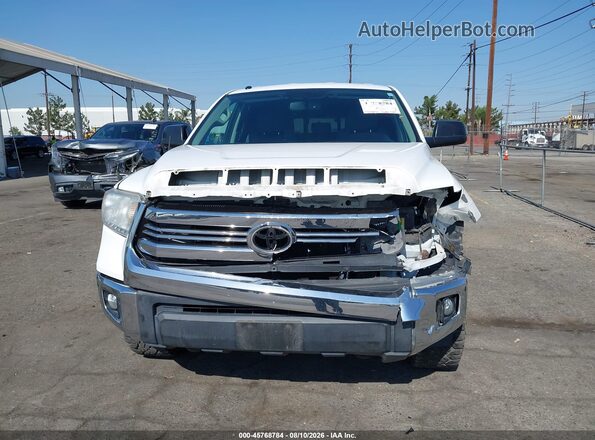 5TFUY5F18GX525834 2016 TOYOTA TUNDRA White Widok wnętrza z tyłu
