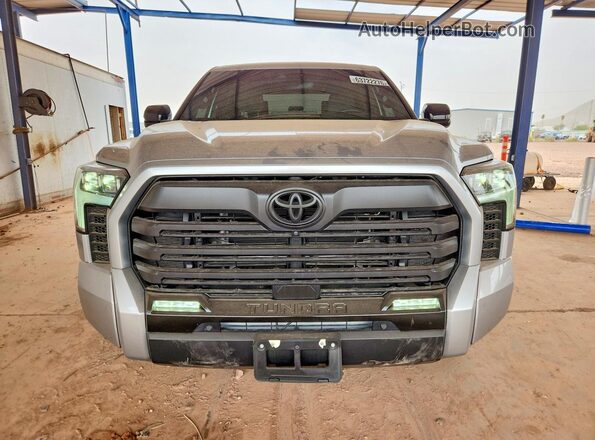 5TFWA5DBXTX361182 2026 TOYOTA TUNDRA Silver Widok z przodu