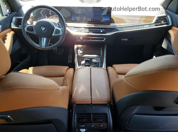 5UX13EU00S9Z86792 2025 BMW X5 Белый Вид панели приборов