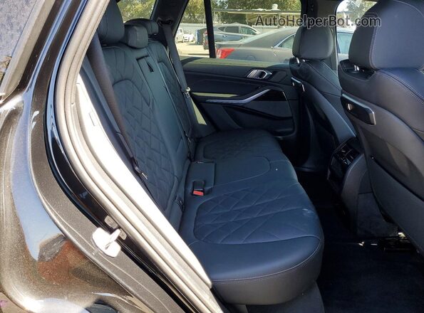 5UX13EU01R9U74727 2024 BMW X5 Black უკანა სალონის ხედი