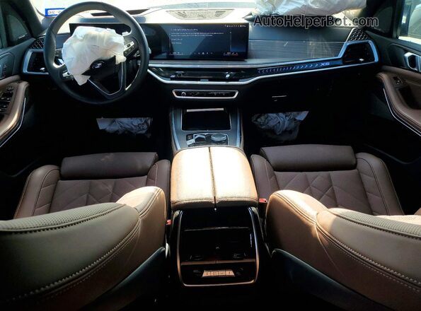 5UX13EU02S9W72707 2025 BMW X5 Black Widok deski rozdzielczej