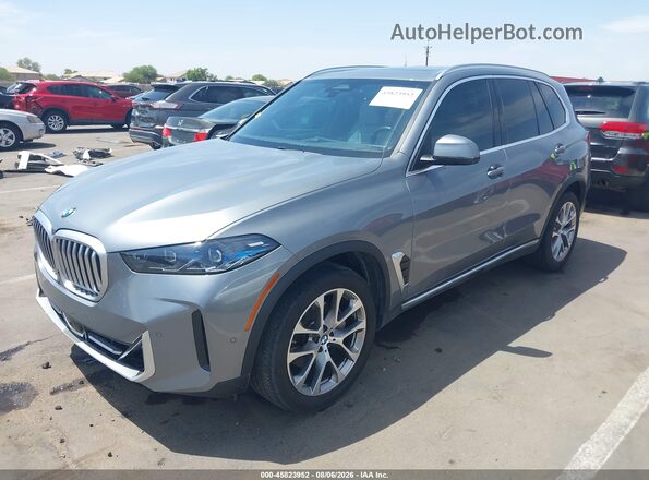 5UX13EU05S9Z57336 2025 BMW X5 Gray Przód lewy