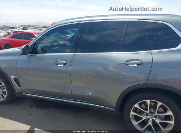 5UX13EU05S9Z57336 2025 BMW X5 Gray Widok wnętrza 360 stopni