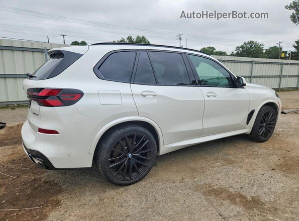 5UX13EU06R9U66221 2024 BMW X5 Белый Задняя правая четверть