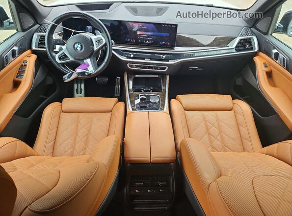 5UX13EU06R9U66221 2024 BMW X5 Белый Вид панели приборов