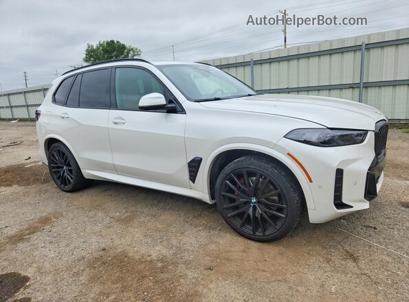 5UX13EU06R9U66221 2024 BMW X5 Белый Передняя правая четверть