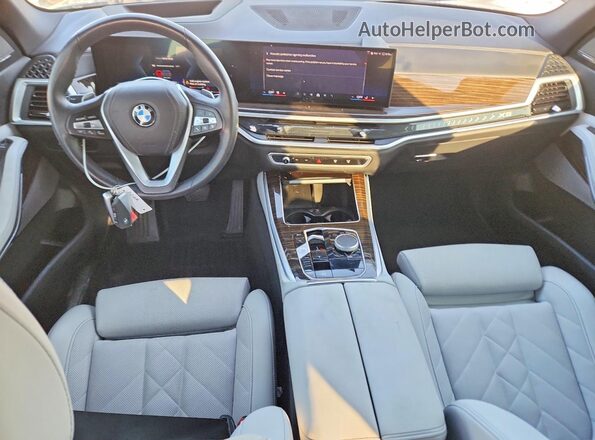 5UX13EU0XR9U15983 2024 BMW X5 Green Առջևի վահանակի տեսք