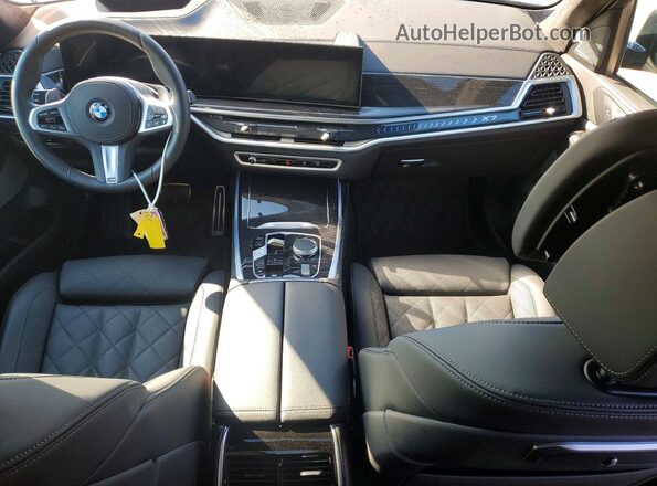 5UX23EM00T9152754 2026 BMW X7 Черный Вид панели приборов