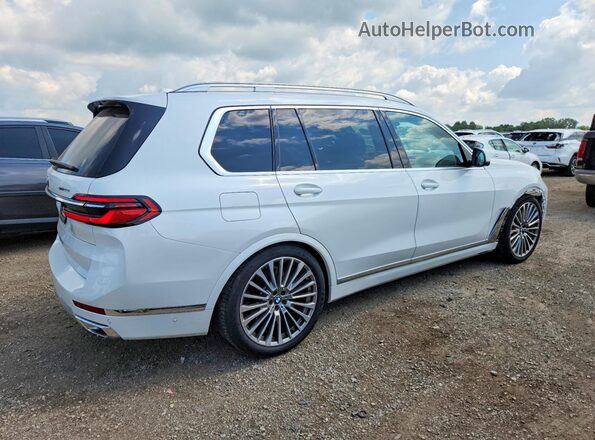 5UX23EM01P9N67636 2023 BMW X7 Белый Задняя правая четверть