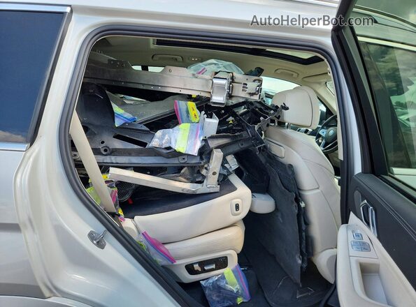 5UX23EM01P9N67636 2023 BMW X7 Белый Вид задних сидений