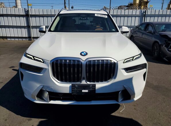 5UX23EM01R9T68413 2024 BMW X7 Белый Вид спереди