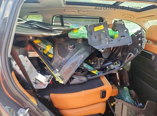 5UX23EM01T9039363 2026 BMW X7 Gray Vista interior trasera