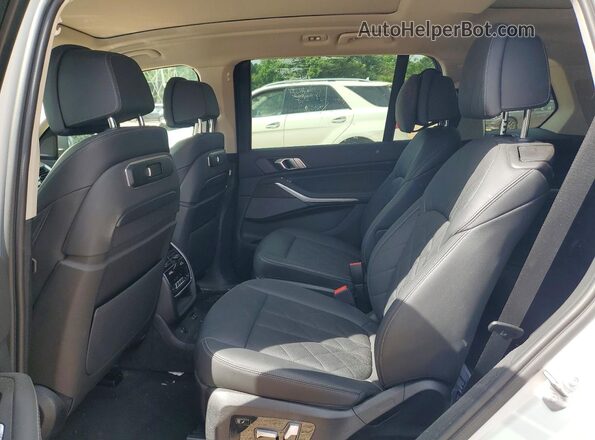 5UX23EM02P9N95347 2023 BMW X7 White Вид задньої частини салону