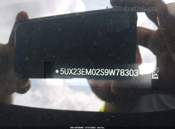 5UX23EM02S9W78303 2025 BMW X7 Black Вид підкапотного простору