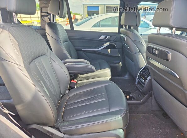 5UX23EM02S9Y00044 2025 BMW X7 Синий Вид задней части салона