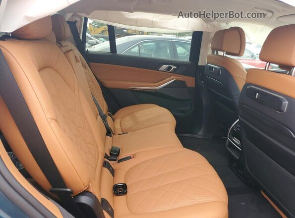 5UX23EM02S9Z31149 2025 BMW X7 Turquoise Вид задньої частини салону